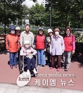 군포시 군포2동 홀몸 어르신 함께 동네 나들이