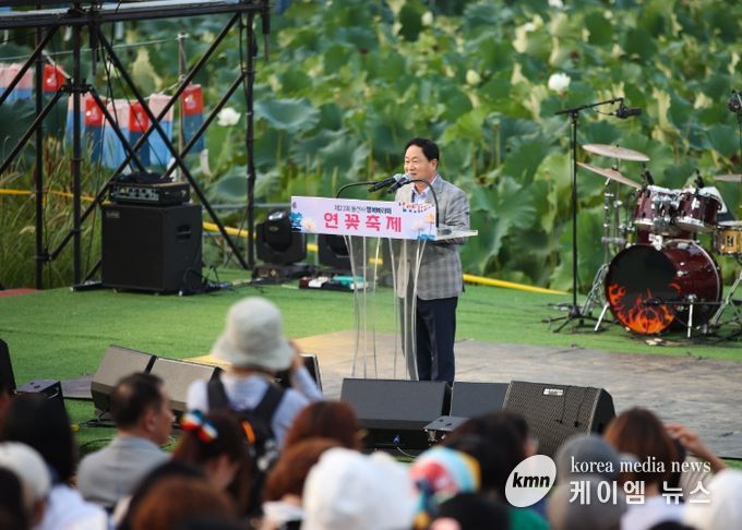 전통과 쉼이 어우러진 축제의 장…주광덕 남양주시장, 봉선사 연꽃축제 참석