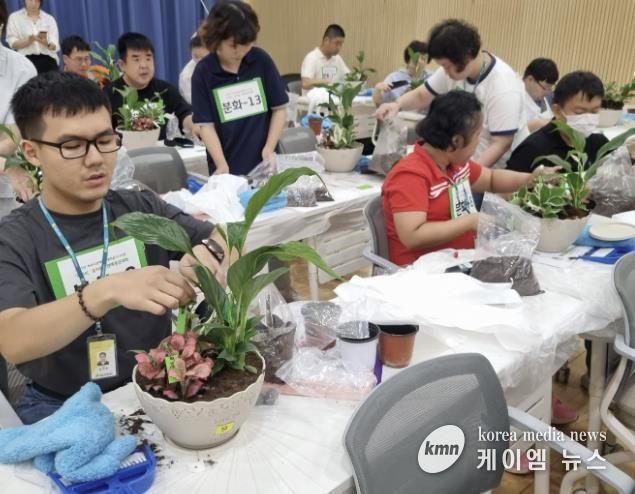 여주시, 발달장애인 화훼경진대회 ‘피어라 꽃처럼‘ 성황리 개최