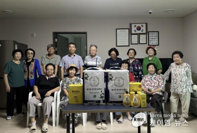 시흥시 거북섬동, 추석맞이 경로당 위문 물품 전달