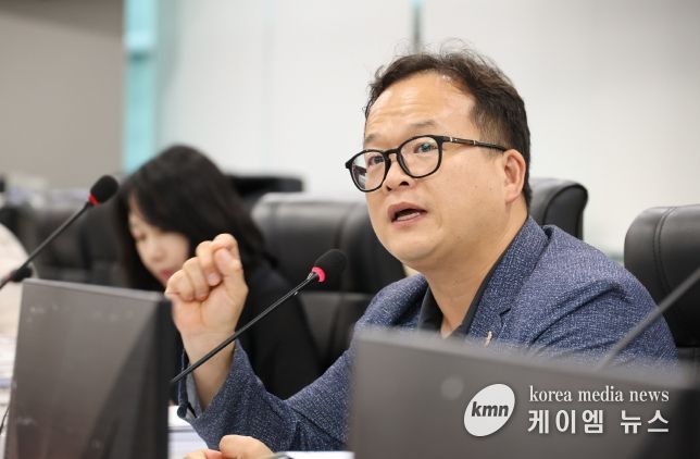 경기도의회 예산결산특별위원회 소속 임창휘 의원(더불어민주당, 광주2)