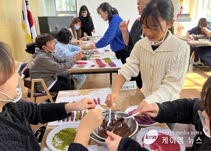 안양시자원봉사센터 가족봉사단 아이생각팀, 빵·쿠키 나눔 연합봉사