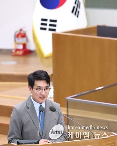 경기도의회 여성가족평생교육위원회 장민수 의원(더불어민주당, 비례)