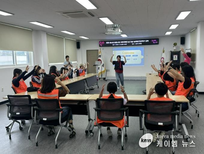 (사)광주시자원봉사센터, 치매극복의 날 기념 '손유희·손마사지' 가족봉사 성료