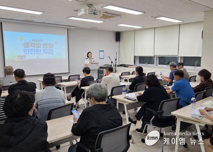 구리시자원봉사센터, 코스모스축제 대비 자원봉사자 안전·친절 교육 시행