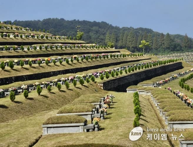 추모공원 예초작업 완료 사진