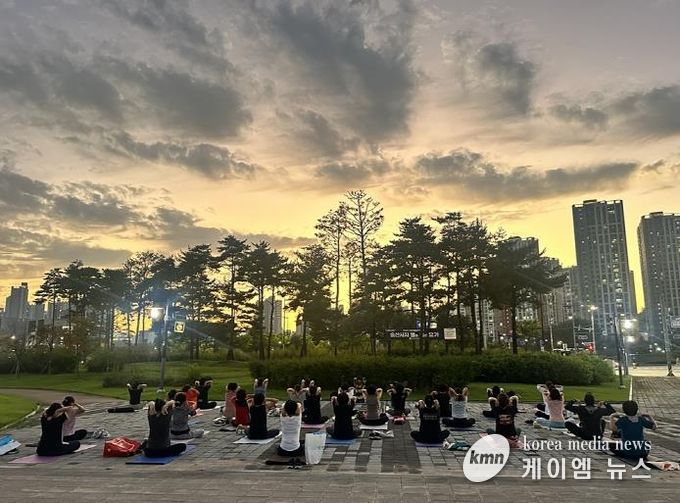 송산사지근린공원 별을 품은 요가