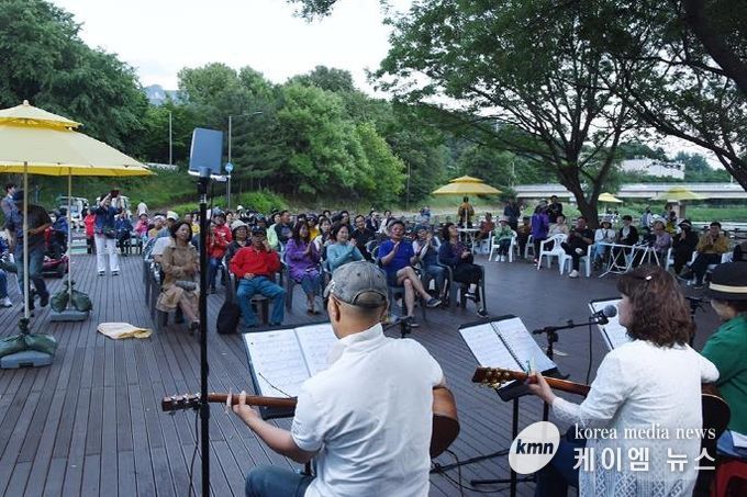 중랑천 발물쉼터 버스킹