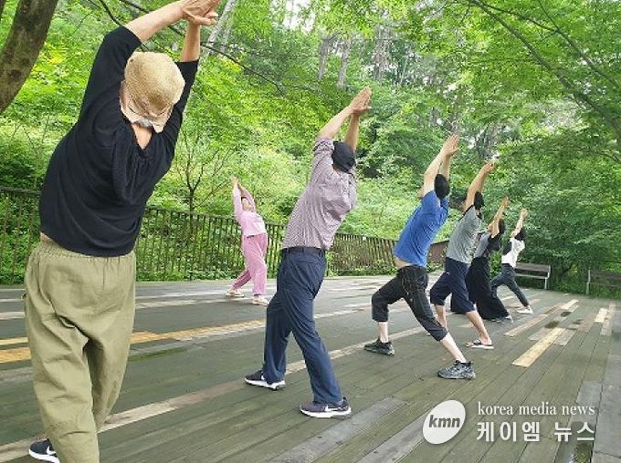 가을 정취 가득한 파주 율곡수목원, 구절초와 함께하는‘율곡큐어캠프’개최