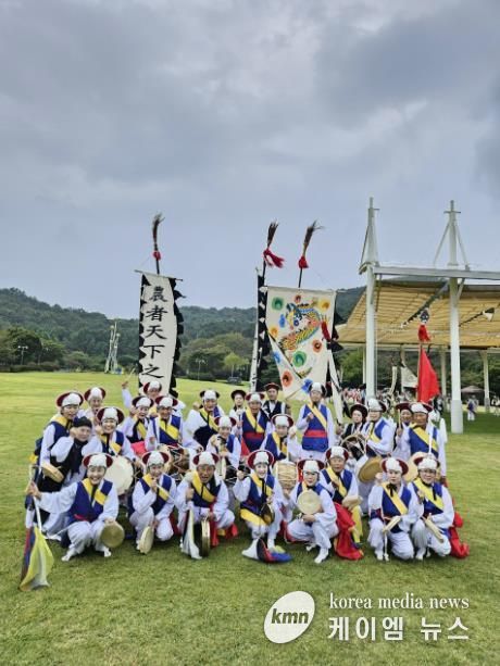 제24회 충남일반남여농악경연대회에 참여한 예산군 대표팀