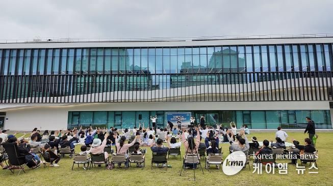 파주 문산도서관 개관 기념 ‘튠에이드가 들려주는 아카펠라’ 성황리에 종료
