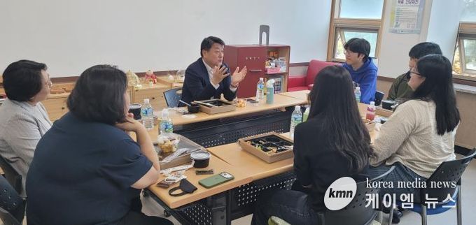 학교 밖 청소년과의 도시락 간담회 사진