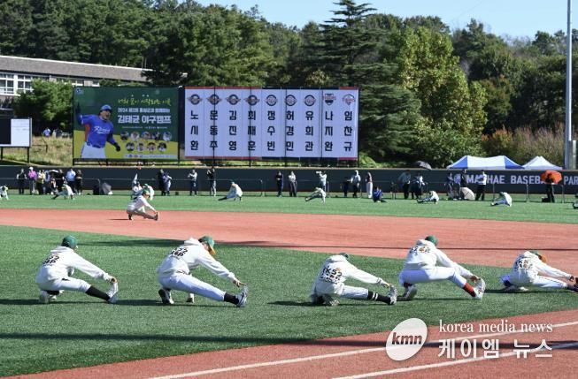 KBO스타 8인 ‘홍성’에서 유소년 선수 코칭