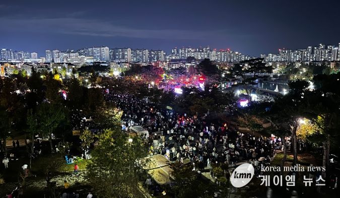 김포시는 지난 18일 한강중앙공원과 라베니체 일원에서 ‘2025 김포 라베니체 축제’를 개최했다.