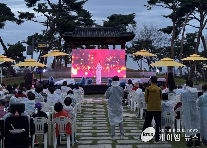 부용산 관가정 작은 음악회, 가을비 속에서도 성황리에 열려