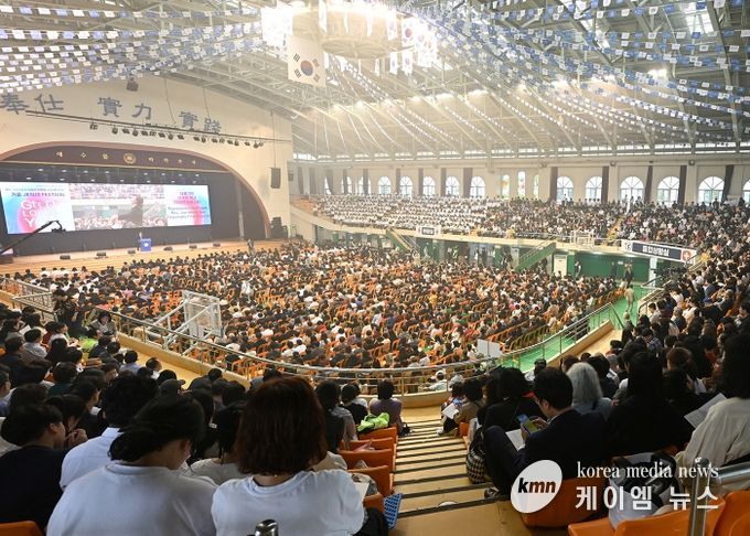 10월 19일 경민대학교 기념관에서 ‘2026 의정부 빌리 그래함 전도대회’의 사전 행사로 열린 ‘가을 JESUS FESTIVAL(가을전도대회)’ 모습