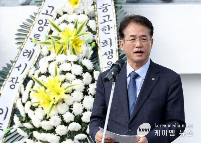 ‘2025 CALL HERO 필리핀 참전영웅 호명추모식’에 참석해 추모사를 하고 있는 이동환 고양특례시장