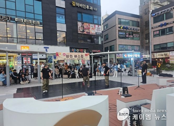 창전동 주민자치회, 문화로 하나 되는 ‘창전버스킹’ 성료