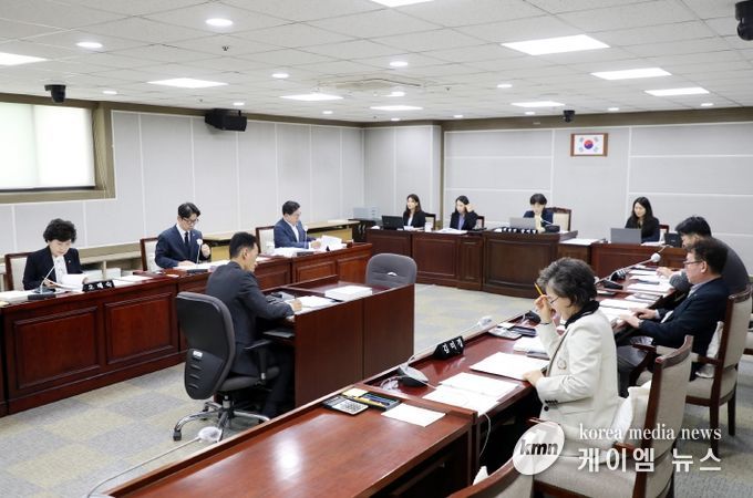 수원특례시의회 문화체육교육위원회 안건 심사