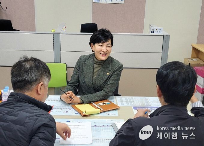 경기도의회 이채명 의원, “도내 프로축구단 활성화 통한 지역 상생 방안 논의”