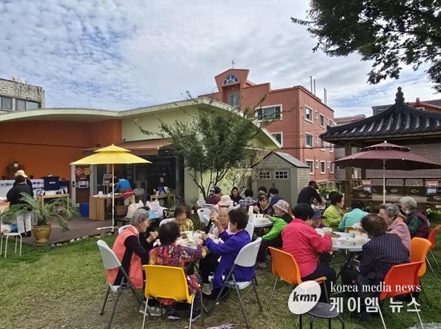 올가을엔 파주시 작은도서관으로 놀러 오세요… 파주시, 2025년 가을 풍성한 작은도서관 독서 행사 진행