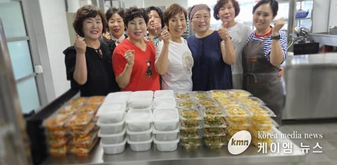 수원시 노동자종합복지관, 장안구 정자3동 저소득층 가구에 반찬 전달