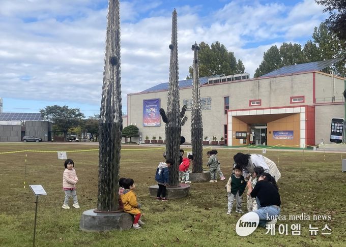 여주세종문화관광재단 기획 전시 '여주, 조각을 입히다' 성료