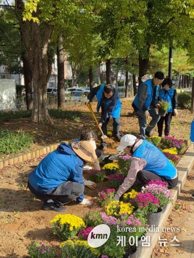 고양시 정발산동, 가을맞이 초화식재 행사 개최