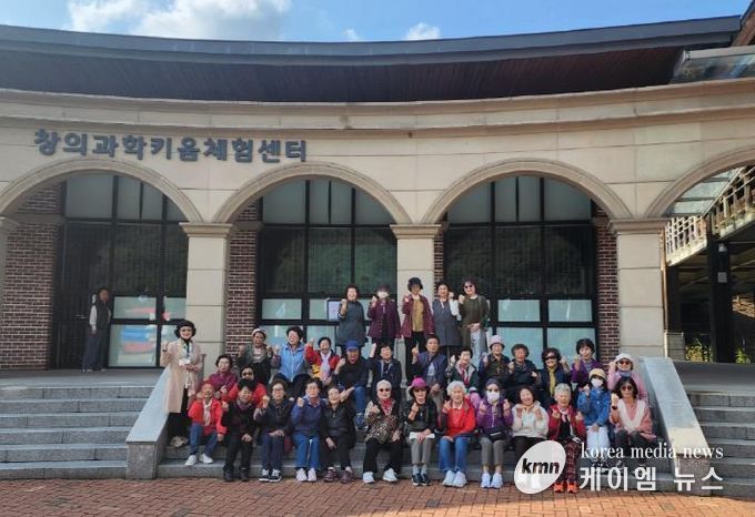 안성시 평생학습관 '경기어르신 힐림캠프' 참가