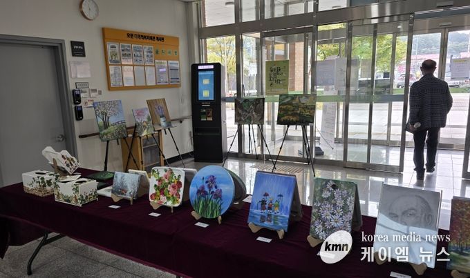 용인도시공사 모현다목적복지회관, ‘2025년 수강생 작품 전시회’개최