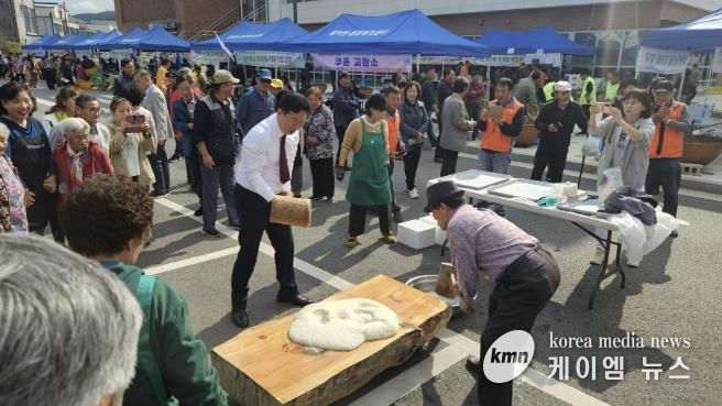 가평군 설악면 농산물 직거래 대장터 '성황'