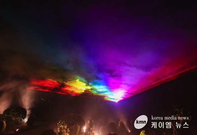 위로는 무지개, 아래로는 안개가 어우러진 무지개·밤이슬 구간 전경