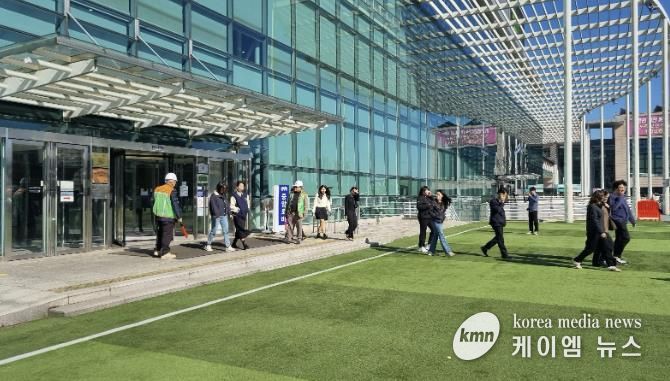 용인특례시가 지진발생 대비 통합지원본부 운영훈련을 진행했다.