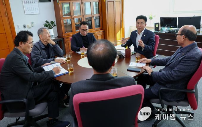 오산시의회 성길용 부의장, 생활폐기물 수집·운반 대행업체 대표들과 간담회