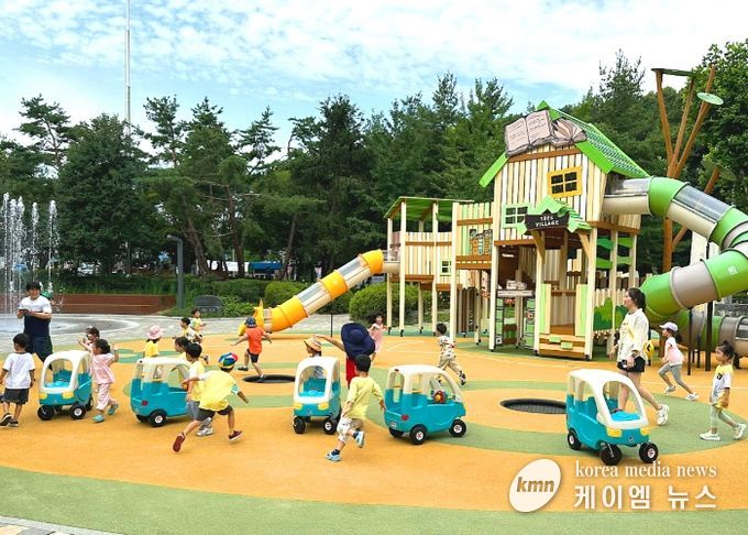 과천시 ‘숲속 책마을 놀이터’, 행정안전부 ‘2025년 우수 어린이 놀이시설’ 선정