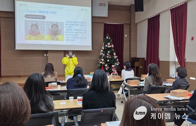 용인특례시는 7일 기흥구보건소에서 ‘2025 생물테러 대비 소규모 합동훈련’을 했다