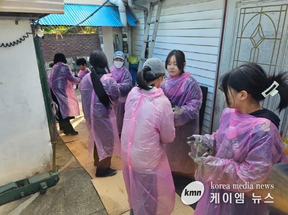 의정부시 고산동, '함께하는교회' 사랑의 연탄 1천500장으로 따뜻한 나눔 실천