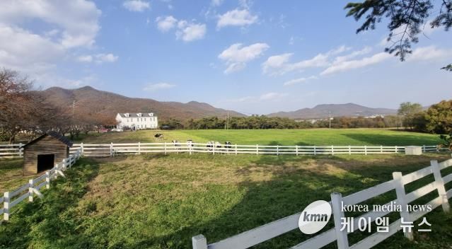 전국 최우수 친환경 농장으로 선정된 '농도원목장'