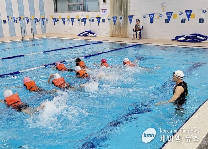 판교유스센터, 메타버스 수영장 도입한 미래형 생존수영교육 선보여