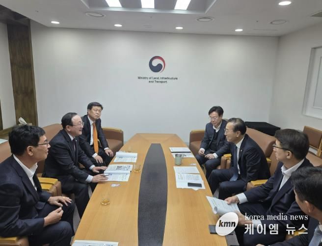 김덕현 연천군수, 김윤덕 국토교통부 장관과 지역현안 논의