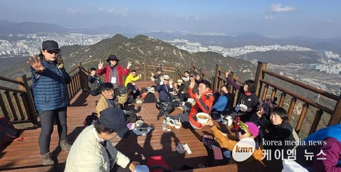 의정부시, 수락산 기차바위 전망대 및 쉼터 조성 완료…시민에 전면 개방