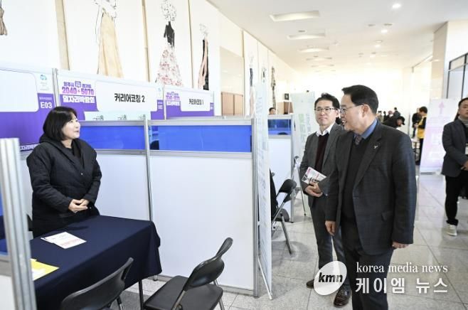 양주시, ‘2025 양주시·경기도 2040+5070 통합 일자리박람회’… 1,000여 명 몰려 열기 후끈