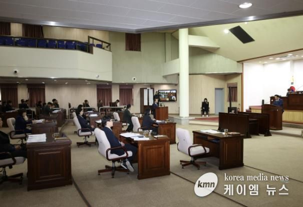 군포시의회는 11월 4일 개회한 제284회 임시회를 19일 폐회했다.
