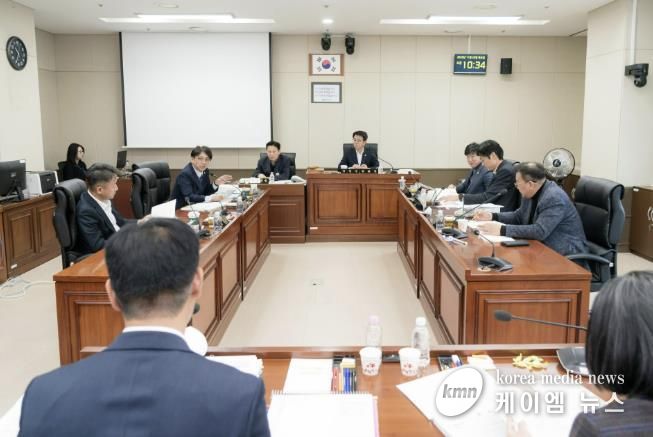 용인특례시의회 도시건설위원회, 행정사무감사 4일차-교통정책국, 건설국 행정사무감사 실시