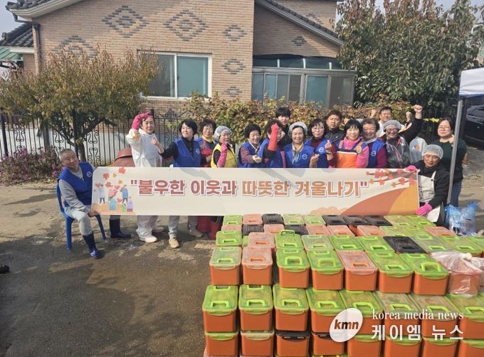 자유총연맹 안중분회, 손맛 담긴 1천 포기 김장으로 따뜻한 겨울 나눔 실천