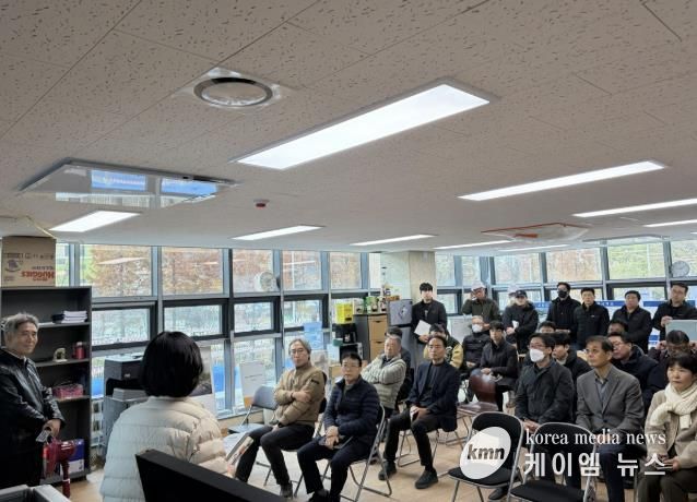 안양시가 사용자 및 전문가 등과 함께 부흥동 행정복지센터 공사 현장 예비준공검사를 실시했다