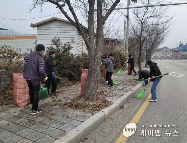 동두천시 상패동 주민자치위원회·통장협의회, 환경정화 활동 실시
