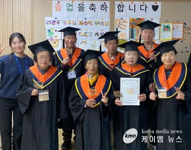 평택시 안중보건지소, 경증 치매 어르신 대상 쉼터프로그램 '기억자람학교 2기' 수료