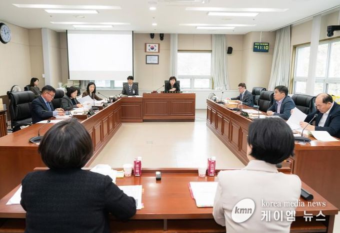 용인특례시의회 문화복지위원회, 행정사무감사 8일차-3개 구 보건소 대상…심폐소생술·정신건강·감염병·모자보건 등 시민 건강 안전망 전반 점검