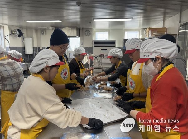강원역사문화연구원, ‘사랑의 빵 나눔 봉사 활동’ 실시